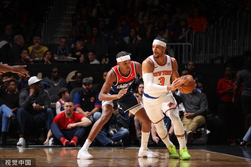 端暴露出一 端暴露出一