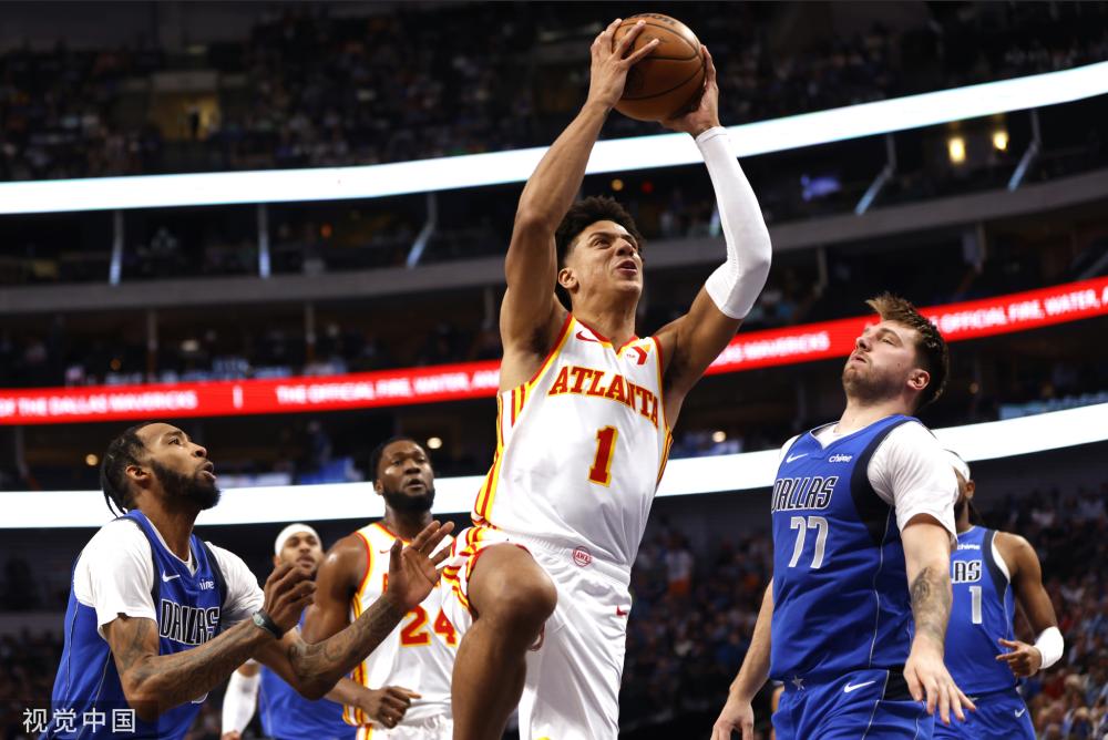 紧张激烈的 紧张激烈的